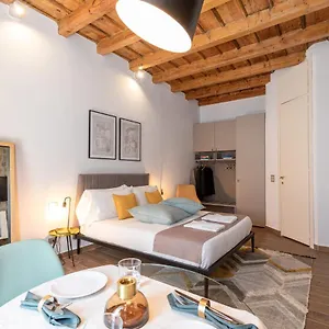 Apartment Beplace In Magenta, Milan
